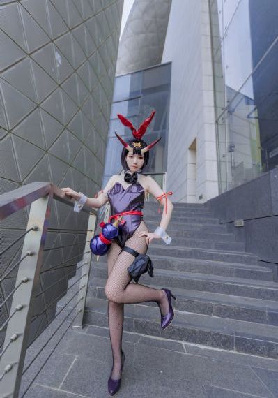 被驯服的女职员_HD在线播放